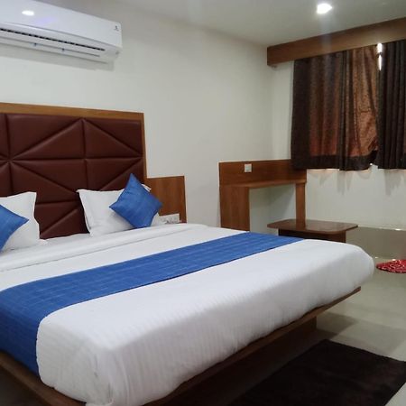 Hotel Rk Villa Vadodara Zewnętrze zdjęcie